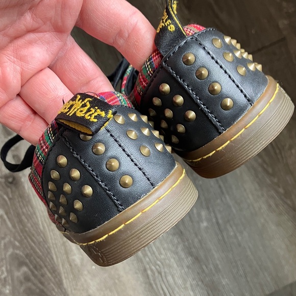 Dr. Martens Aldstud oxford shoe red tartan plaid pattern and gold stud - Picture 16 of 17